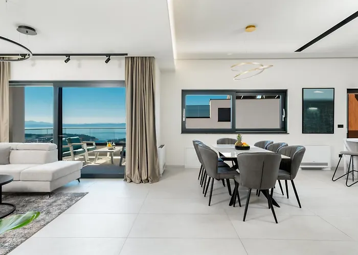 Helena * Μακάρσκα