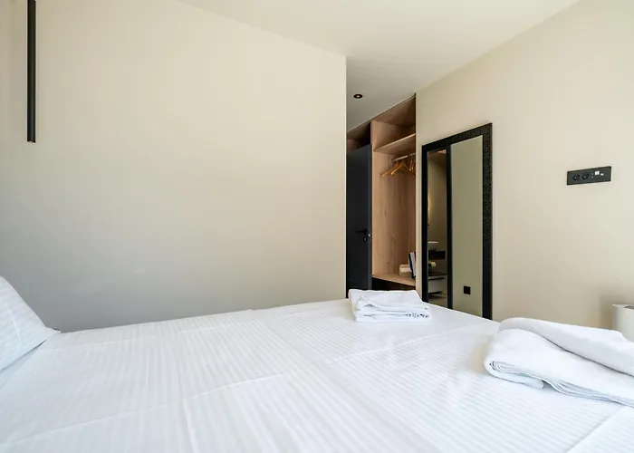 Helena * Μακάρσκα