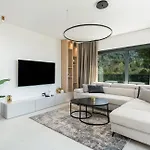 Helena Villa